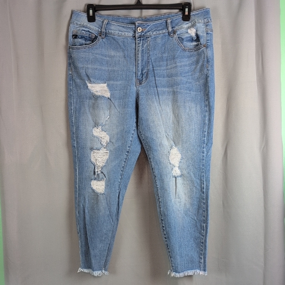 KanCan Ripped‎ Denim Cropped Jeans